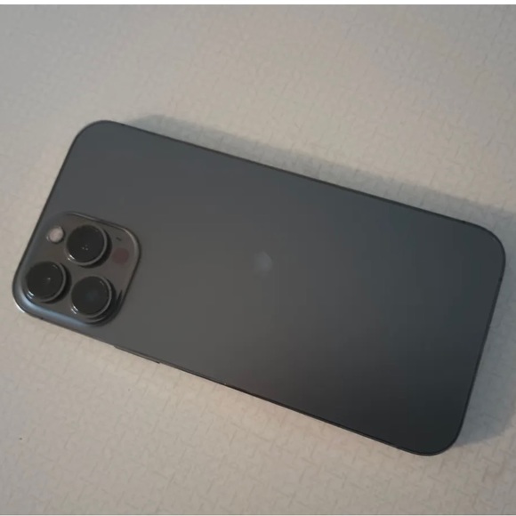 iPhone 14 pro max - Picture 2 of 3